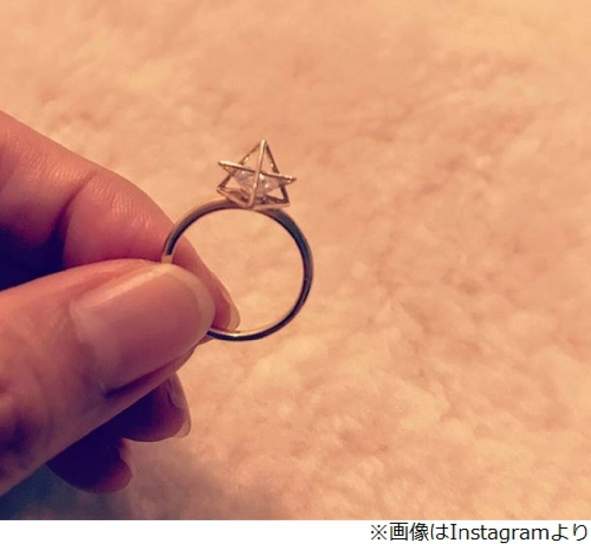 小林麻耶がstar Jewelry Girlの婚約指輪披露 2018年8月10日 エキサイトニュース