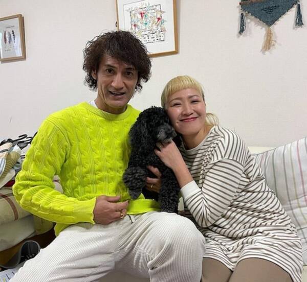 丸山桂里奈 夫 愛犬と幸せ溢れる3ショット 21年2月16日 エキサイトニュース