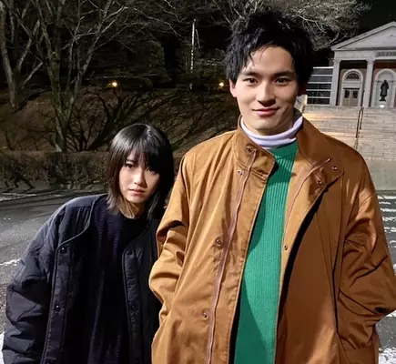 浜辺美波 岡田健史の2ショットに 身長差たまらん 21年1月17日 エキサイトニュース 浜辺美波 岡田健史の2ショットに 身長差たまらん 21年1月17日 エキサイトニュース