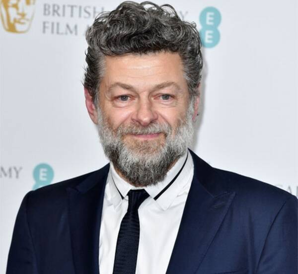 ロード オブ ザ リングのゴラム俳優 セット外も4足歩行 21年3月15日 エキサイトニュース