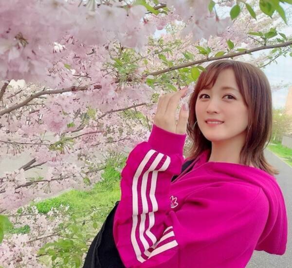 髪型変えた小松彩夏 桜との写真に 綺麗 続々 21年4月8日 エキサイトニュース