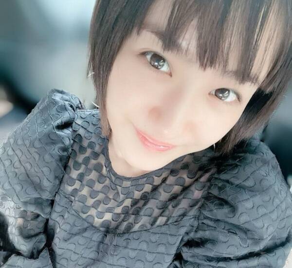 平祐奈 優しく微笑む 上目遣いショット に反響 21年9月22日 エキサイトニュース