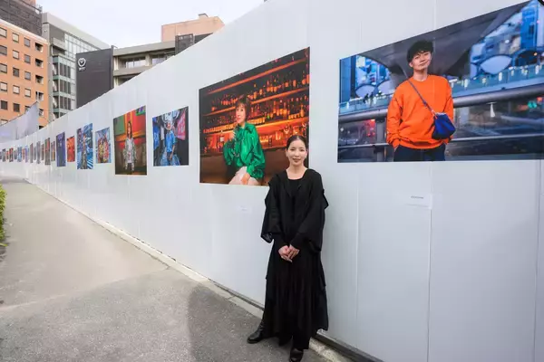 「工事現場の仮囲いをギャラリーへ。渋谷の“人”を写す『BAG@渋谷二丁目ストリートギャラリー』が全面公開」の画像