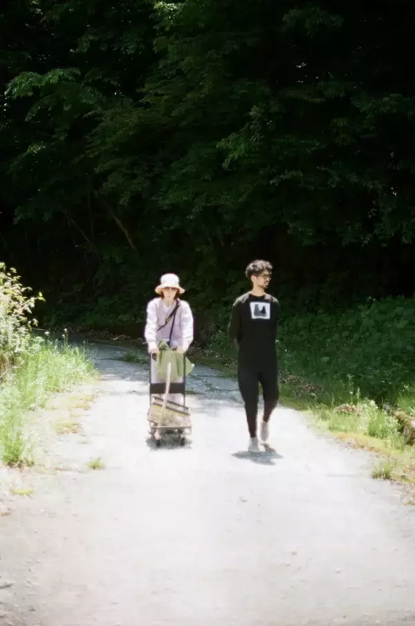 「大人が若者の話を「聞く」ことの大切さ。ベイン理紗が畑を始めるにあたって手を差し伸べてくれたFARMERS AGENCYの元社長・西川幸希との対談｜FEEL FARM FIELD #003」の画像