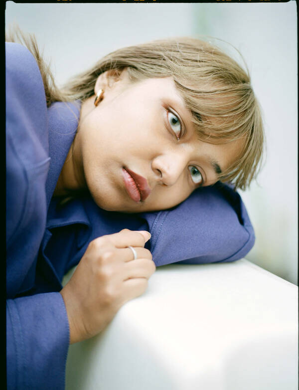 白人や黒人のほかにも外国人はいる 青目 金髪 のバングラデシュ出身のモデルが二項対立の世界に提示する第三の選択肢 19年8月23日 エキサイトニュース