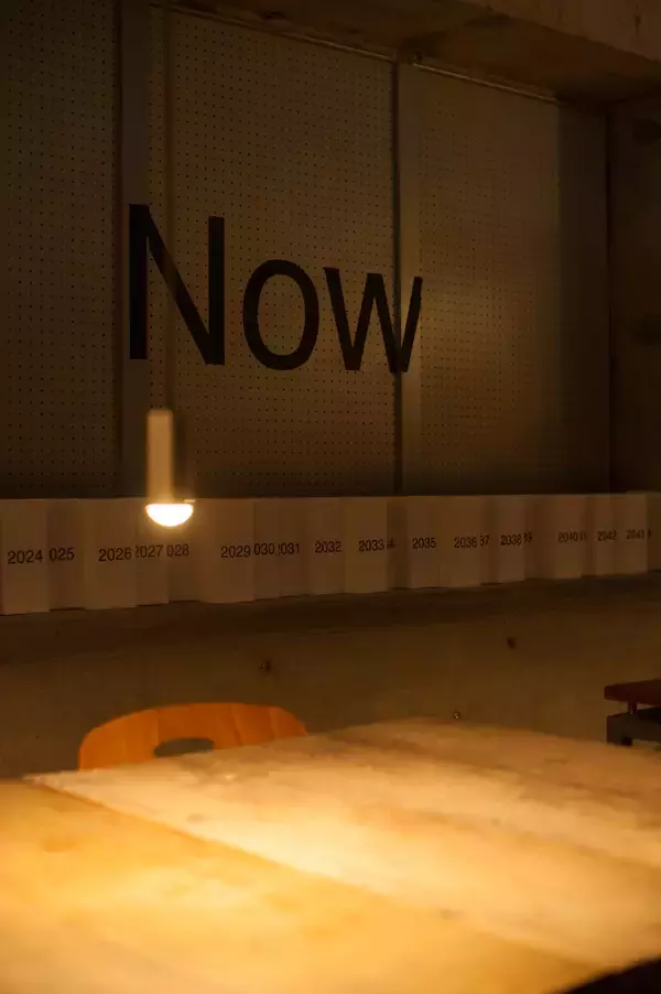 「「スマホをコインロッカーに預けて過ごす1時間」を体験型ゲーム作品に。オフラインを新しい贅沢に変える『White Magazine』の仕掛け」の画像