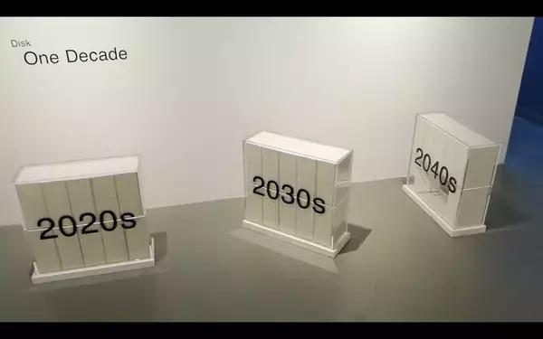 「「スマホをコインロッカーに預けて過ごす1時間」を体験型ゲーム作品に。オフラインを新しい贅沢に変える『White Magazine』の仕掛け」の画像