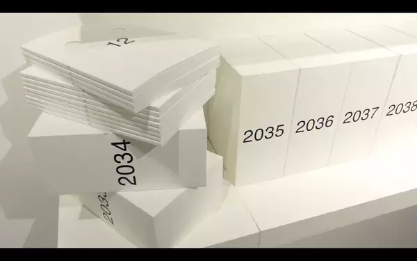 「「スマホをコインロッカーに預けて過ごす1時間」を体験型ゲーム作品に。オフラインを新しい贅沢に変える『White Magazine』の仕掛け」の画像