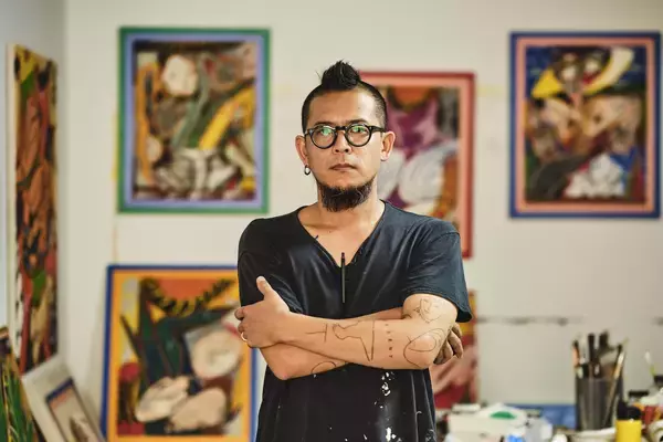 「「男性の乳首を機能的に使う5つの方法」全く無意味なものやことに価値をつける方法を考えたアーティストShohei Takasakiの個展「sun, snake, nipples」」の画像