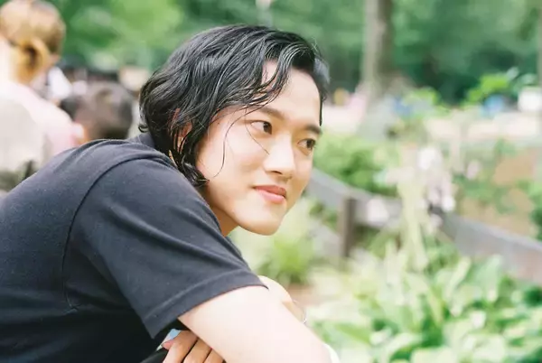 「「渋谷に行っても結婚はできない」 日本で生まれたKanがイギリスでの結婚を決めたわけ」の画像