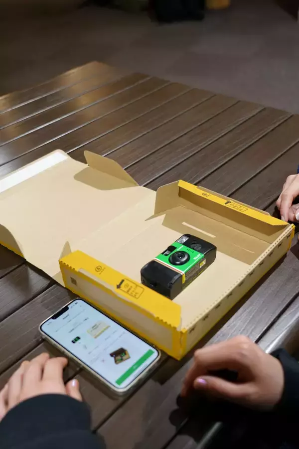 「ゲレンデには「写ルンです™」。雪景色と、私たちの瞬間を写真に残そう」の画像