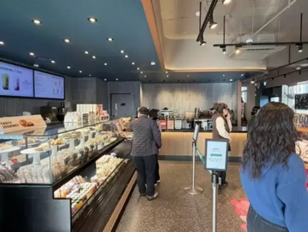 「【韓国】まるでハウルの動く城!? 済州島にある名物「スターバックス」訪問レポ」の画像