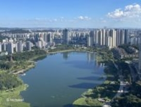 韓国・ソウル近郊「水原」高層ビルから望む池の「絶景」スタバ 【現地レポ】