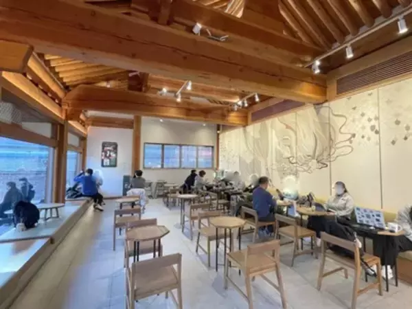 「【韓国】大邱にある韓屋スタバ！門をくぐって朝鮮王朝にタイムスリップ気分と限定ドリンクも」の画像