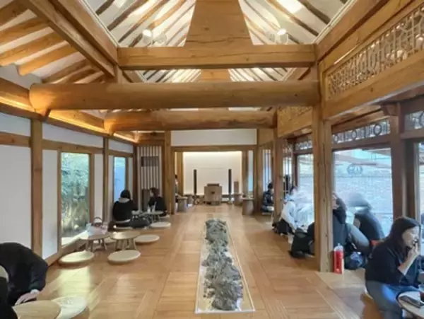 「【韓国】大邱にある韓屋スタバ！門をくぐって朝鮮王朝にタイムスリップ気分と限定ドリンクも」の画像