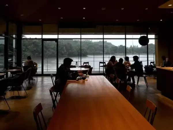 「愛知・豊田市「鞍ヶ池公園」のスタバ、絶景と雨でも楽しめるポイント」の画像