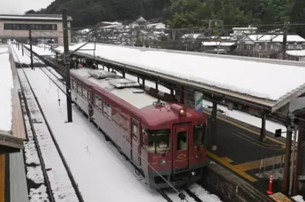 「【京都】 人気観光列車「丹後あかまつ号」で味わう、クロマグロ料理と絶景の鉄道旅へ」の画像