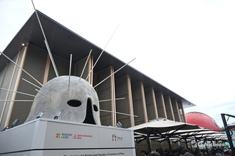 万博「イタリア館」展示作品が引き続き大阪で！ チケット発売2日で完売、SNSで飛び交う声