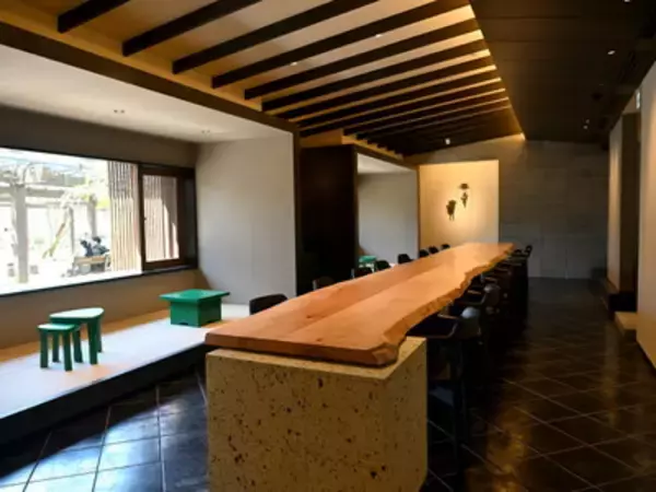 「スターバックス初・名勝の公園へ出店。「京都円山公園 菊の渓店」の特別感」の画像