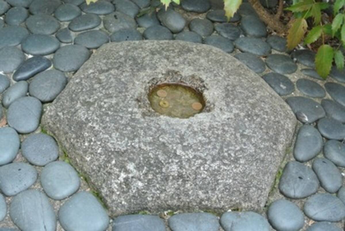 京都 六角堂 へそ石 が京の中心という説あり 14年2月16日 エキサイトニュース