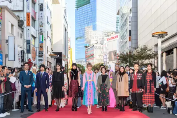 Dream Amiが渋谷の真ん中でランウェイに登場！路上ファッションショー「SHIBUYA RUNWAY」を開催！