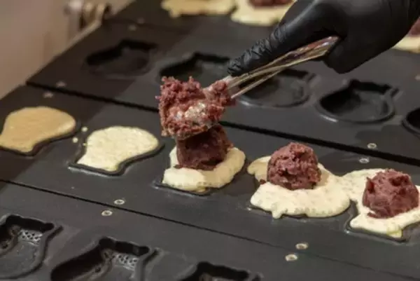 「【NEWオープン】熱海にできたて食べ歩きスイーツが登場！パリッじゅわ食感がたまらない「熱海プリン」が手がける新店舗『熱海プリンファクトリー』」の画像