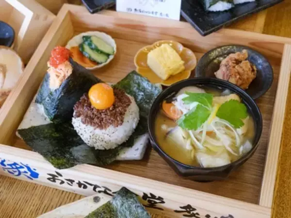 「「熱海おさかな食堂炙り家 別邸」なら海鮮も肉も！昼から23時まで素泊まりでも楽しめる」の画像