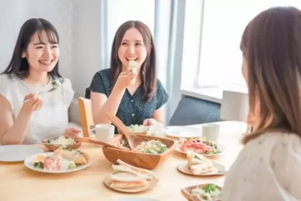会社の「食事補助」が月7,500円まで非課税に！ 42年ぶりの改正でランチ事情はどう変わった？