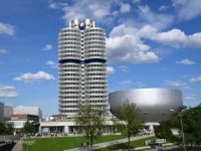【ドイツ・ミュンヘン】 自動車ファンの聖地「BMW」にある巨大“無料”ショールームへ行ってみた
