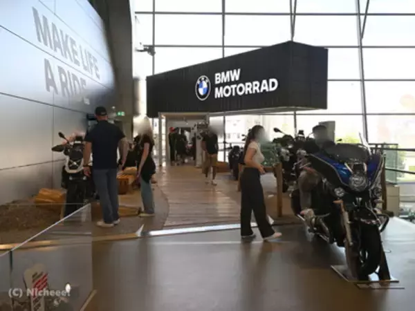 「【ドイツ・ミュンヘン】 自動車ファンの聖地「BMW」にある巨大“無料”ショールームへ行ってみた」の画像
