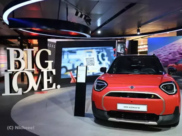 「【ドイツ・ミュンヘン】 自動車ファンの聖地「BMW」にある巨大“無料”ショールームへ行ってみた」の画像