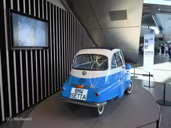 「【ドイツ・ミュンヘン】 自動車ファンの聖地「BMW」にある巨大“無料”ショールームへ行ってみた」の画像