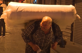 おじさんたちが200キロの荷物を担ぐ？イスタンブールの商業を支える仕事人たち