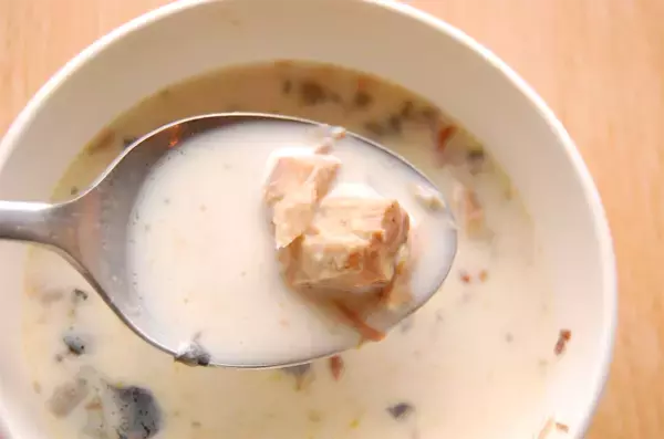 「【ぼる塾田辺さん考案】コクまろ～♡「サバのみそ煮缶＋牛乳」でそうめん食べてみた！カレー粉で味変も」の画像