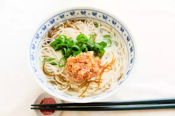 「【ひたすら試して】味噌ランキング1位の『味の饗宴』で…メーカー激推し「梅味噌の崩しにゅうめん」に挑戦♪」の画像