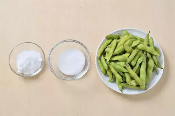 「【青髪のテツ】鮮度落ち枝豆を“採れたてレベル”に甘くする究極ワザ…「○○水で茹でちゃってください！」」の画像