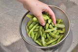 「【青髪のテツ】鮮度落ち枝豆を“採れたてレベル”に甘くする究極ワザ…「○○水で茹でちゃってください！」」の画像7