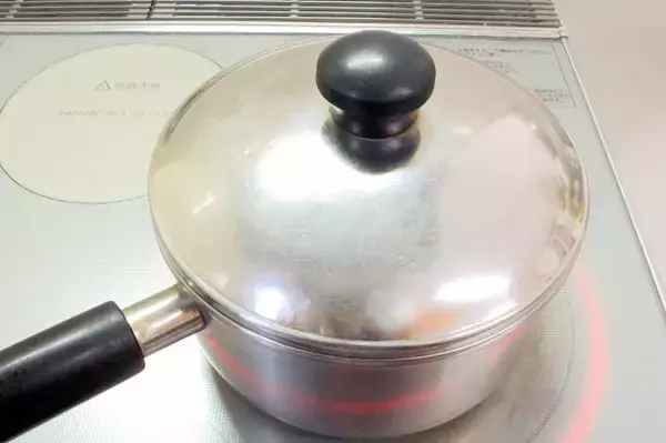 「【フランス人の星付きシェフに教わった】合言葉は300g！余り野菜をきっちり使い切る「野菜スープ」作ろう」の画像