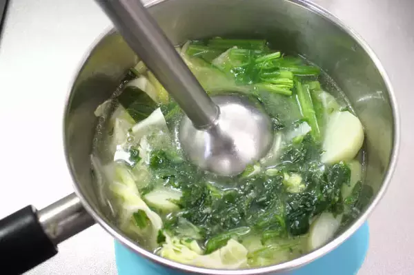 「【フランス人の星付きシェフに教わった】合言葉は300g！余り野菜をきっちり使い切る「野菜スープ」作ろう」の画像