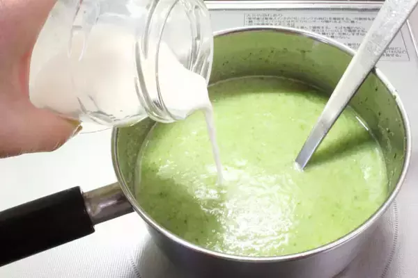 「【フランス人の星付きシェフに教わった】合言葉は300g！余り野菜をきっちり使い切る「野菜スープ」作ろう」の画像