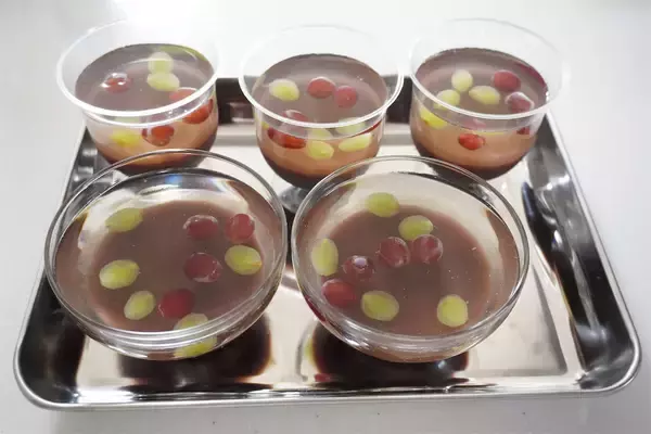 「【神コラボ】デラウェアのゼリーと水ようかんが出会って「ひんやり和スイーツ」に！すっきりなめらかカワイイ♡」の画像