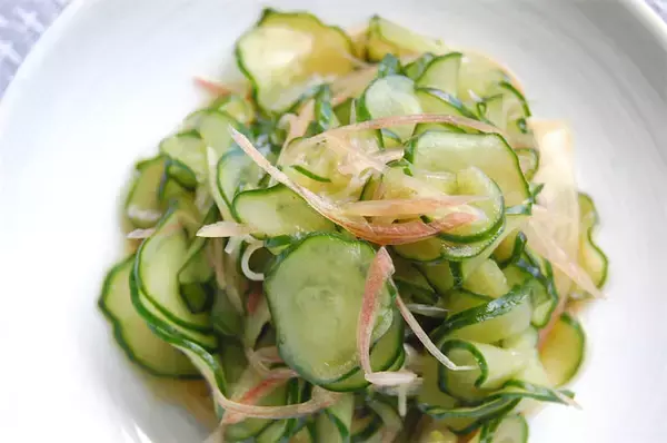 「【覚えたら一生もん】「キュウリの浅漬け」作ろう♪塩もみして10分置いて和えるだけ♪和風だしがいい仕事♡」の画像