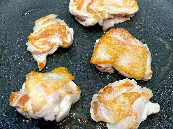 「【かぶの煮物はもう飽きた】鶏肉との究極マリアージュで「塩あんかけ」作ろう！昆布だし風味にゆず香る料亭風♡」の画像