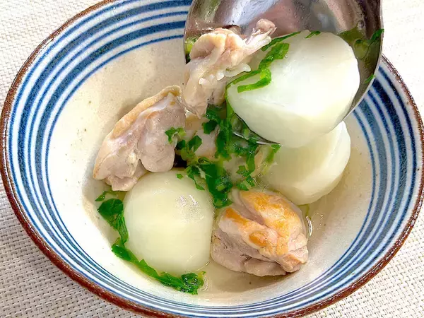 「【かぶの煮物はもう飽きた】鶏肉との究極マリアージュで「塩あんかけ」作ろう！昆布だし風味にゆず香る料亭風♡」の画像