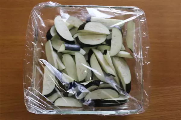 「レンチンのみで完成！「なすのナムル風」作ってみた！薬味＆お酢のチカラでさっぱり♪【農家直伝】」の画像