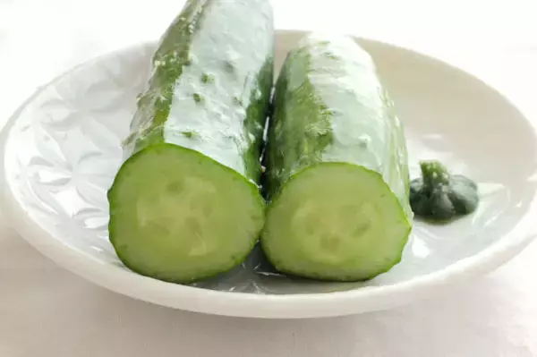 「【スーパーアキダイ】秋葉社長が語る「新鮮で美味しいきゅうりの見分け方」は!?ヘタ？皮？色？実はまさかのアノ部分！」の画像