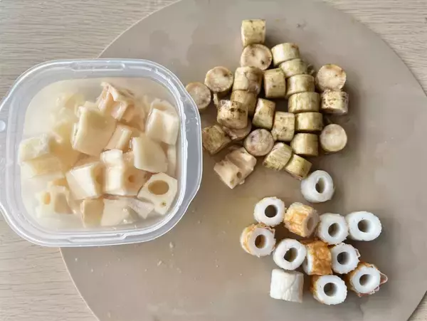 「【おつまみみたいなヘルシーサラダ】枝豆とちくわで「チョップドサラダ」作ってみた！根菜たっぷりで腸活にも♪」の画像