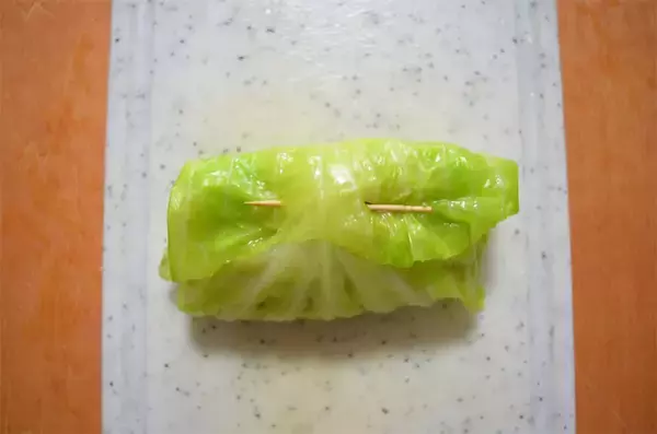 「【横須賀のロールキャベツ】やっぱりカレー味！スープはめんつゆ入り!?スパイシーで和の旨みジューシー♡」の画像