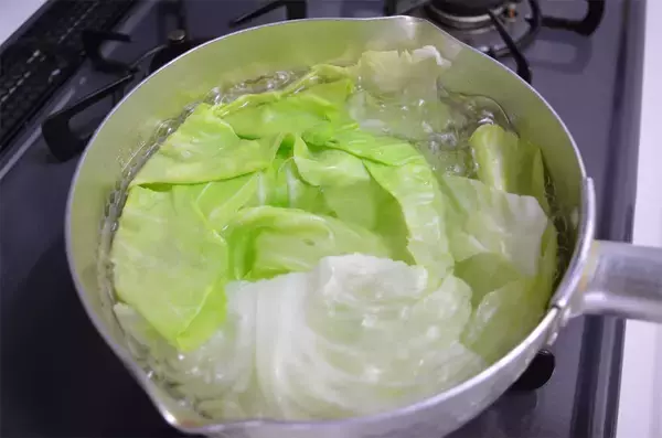 「【横須賀のロールキャベツ】やっぱりカレー味！スープはめんつゆ入り!?スパイシーで和の旨みジューシー♡」の画像