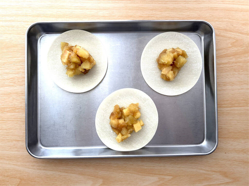 【餃子の皮スイーツ】これアップルパイじゃん♡さつまいもとりんごで「トースター焼餃子」作ってみた！